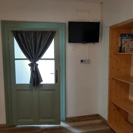 Zrinyi 11 * Balatonkenese