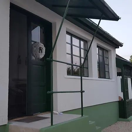 아파트 Zrinyi 11 *