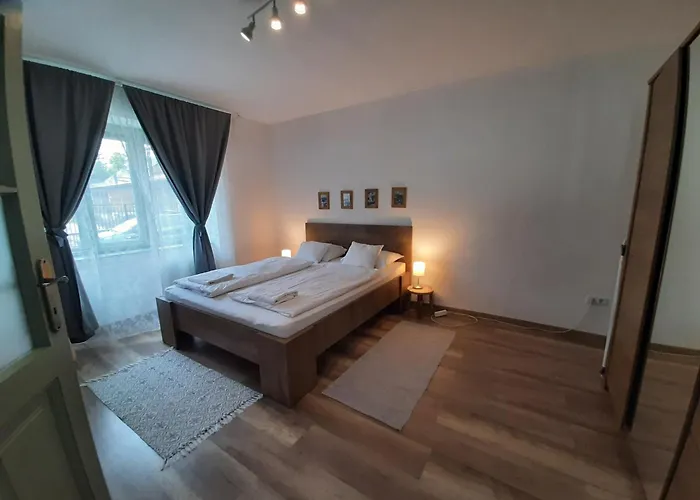 Zrinyi 11 * Balatonkenese